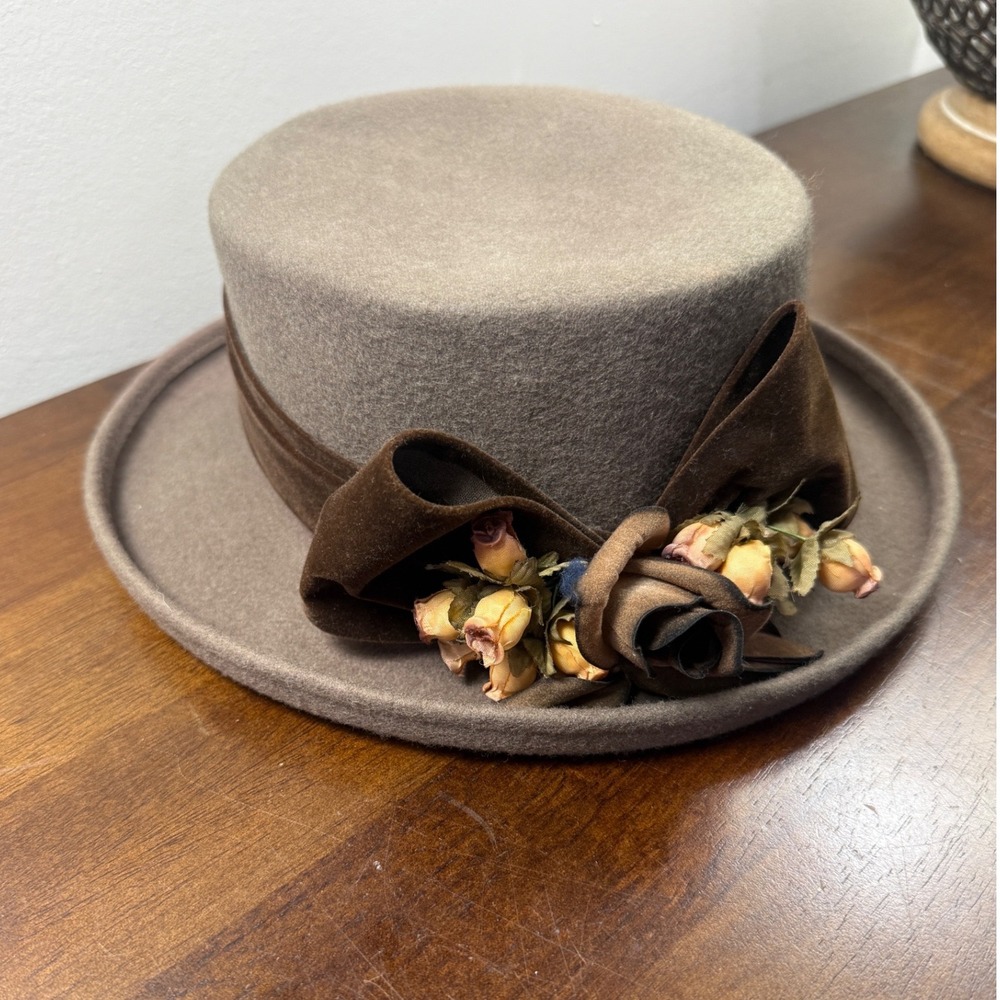 Toucan New York Los Angeles Wool Felt Hat Taupe Brown Velvet Bow Floral Vintage